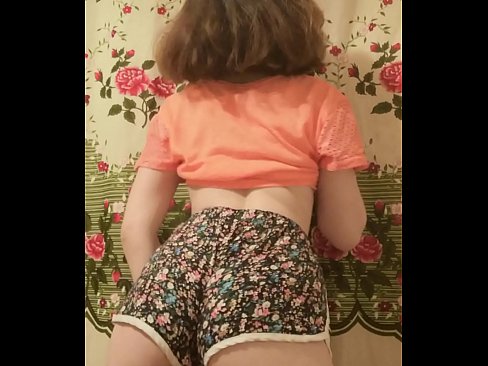 ❤️ Giovane pupa sexy fa uno striptease riprendendo i suoi pantaloncini alla telecamera Video di sessoal it.appassistance.ru ❌️