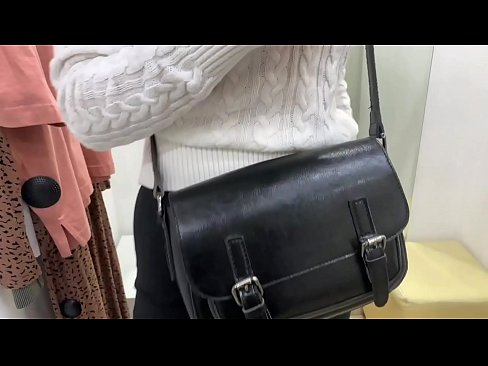 ❤️ Masturbazione pubblica della giovane cagna FeralBerry con un dildo nel camerino Video di sessoal it.appassistance.ru ❌️